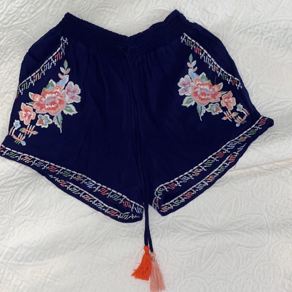 THML size S flowy shorts